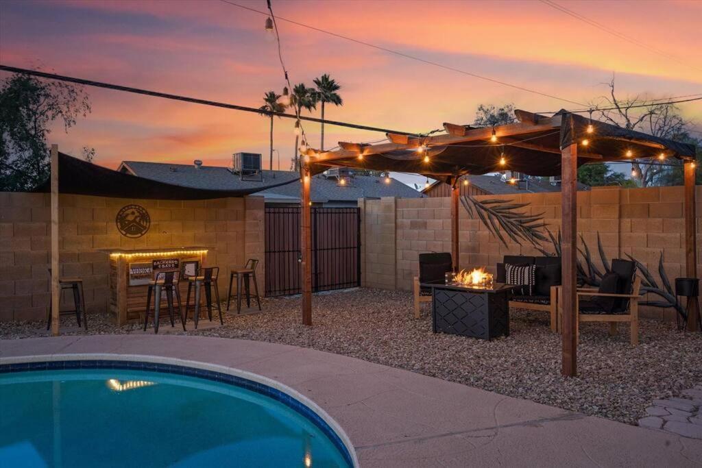 Modern Tempe Home With Heated Pool, Asu Экстерьер фото