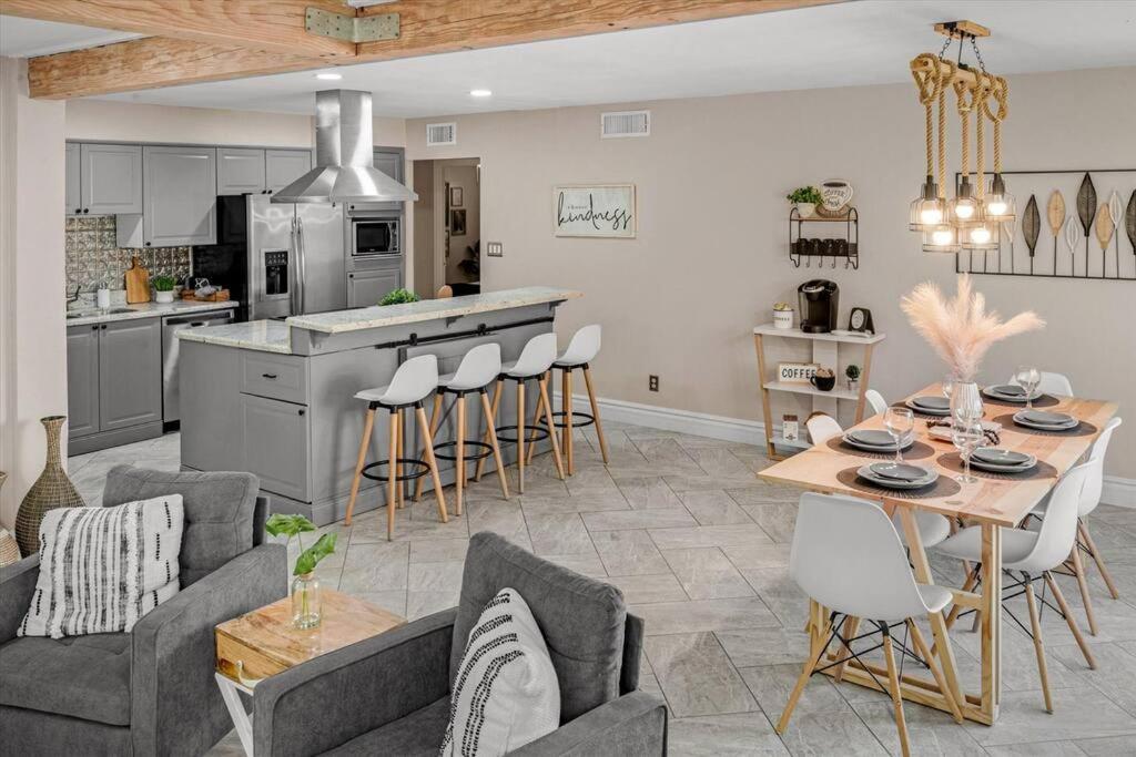 Modern Tempe Home With Heated Pool, Asu Экстерьер фото